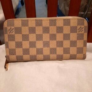 Used Louis Vuitton Small Cluth
